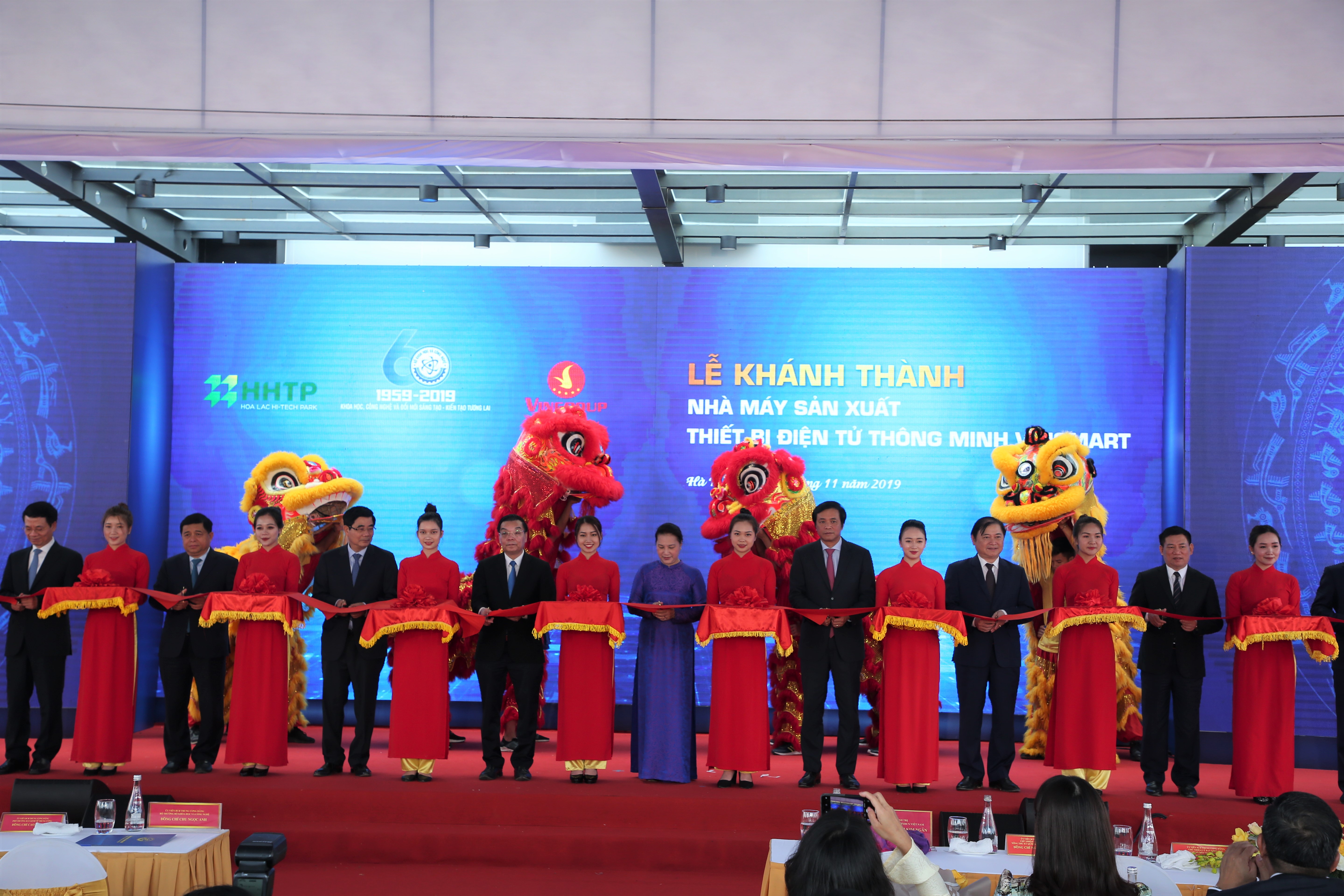 Chủ tịch Quốc hội Nguyễn Thị Kim Ngân thăm và làm việc tại Khu Công nghệ cao Hòa Lạc